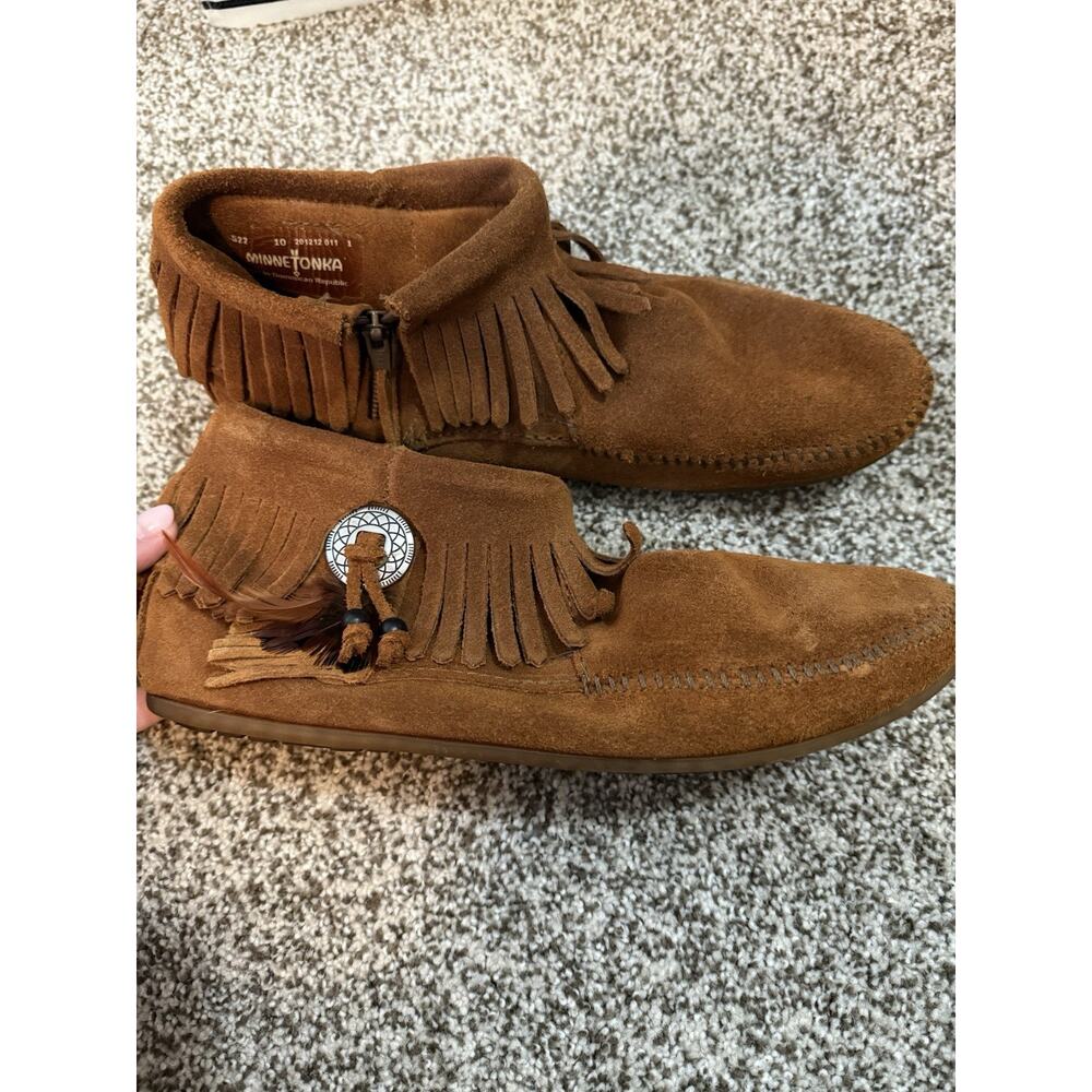 Minnetonka Concho Feather Fringe Boots Brown Soft Suede Womans Size 10. Read!!